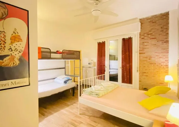 Europe Station Guest house *